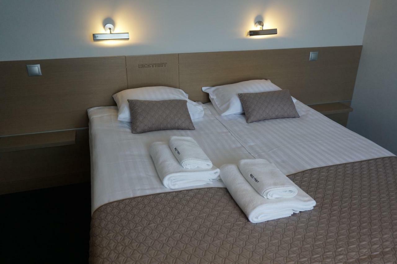 Hotel Restart
